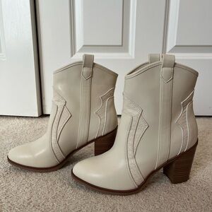 MIA White Cowboy Boots size 7